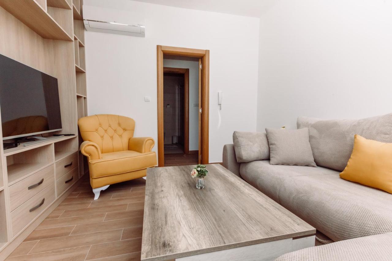 Waterfront Apartment Petrovina Kotor Eksteriør billede